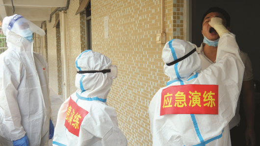     大亞灣進口凍品集中監管倉開展陽性食品應急處置演練。