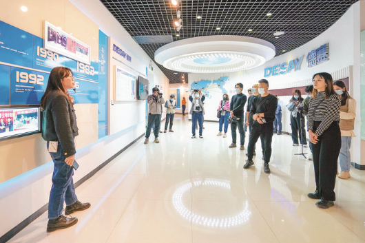     德賽西威展廳展現科技化、智能化、全球化實力。