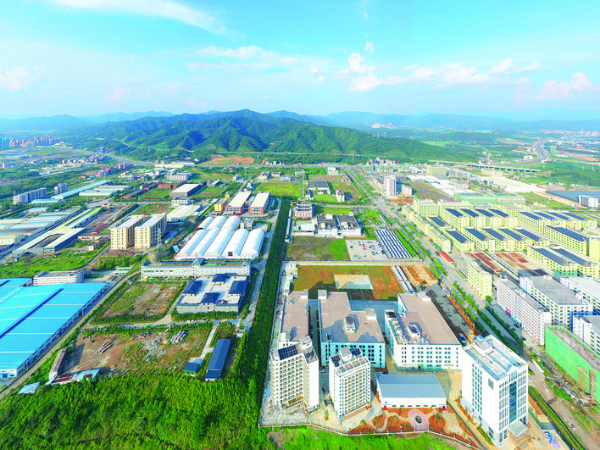     龍門將搶抓大灣區核心城市產業外溢機遇，開展精準招商，在園區引進技術含量高、產出效益好的企業。    本組圖片 惠州日報記者湯渝杭 攝