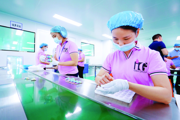     盡管當前疫情反復，但惠州產業轉移工業園區內仍處處可見火熱的生產景象。