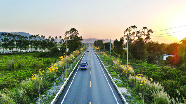     風景優美的小江潼公路。