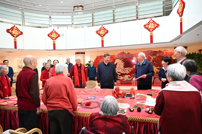 向全國(guó)各族人民致以美好的新春祝福 祝各族人民幸福安康 祝偉大祖國(guó)繁榮昌盛